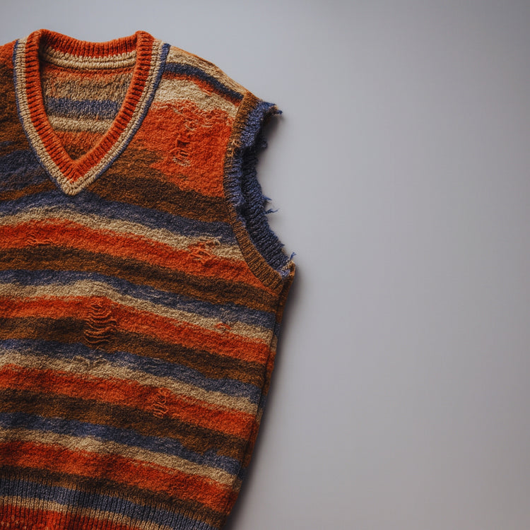 URA-KI 2 distressed knit sweater vest
