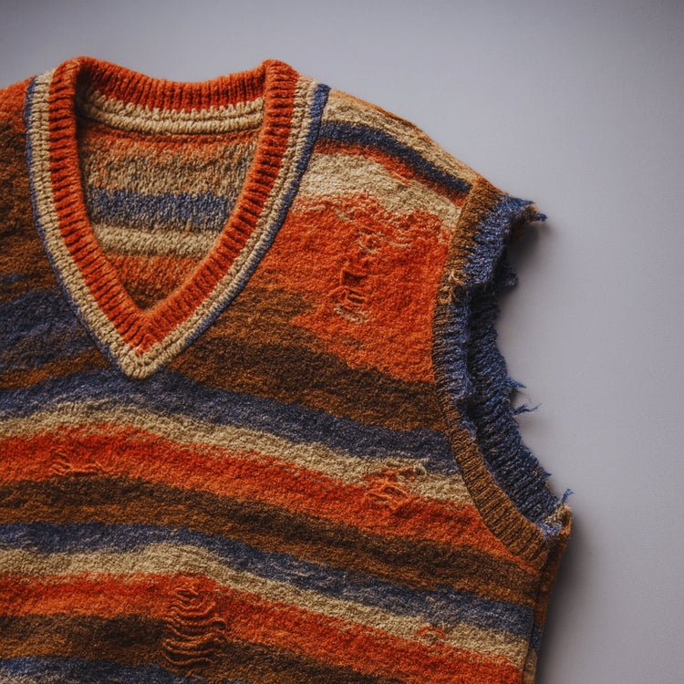 URA-KI 2 distressed knit sweater vest